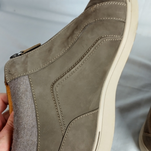 Clarks Women's High top Suede Sneakers Size 11 Casual Front Zip Contour Cushion - Picture 13 of 15